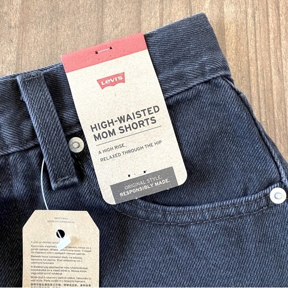 Levi's Black Jean Shorts High-Waisted Snug Fit - Picture 4 of 8